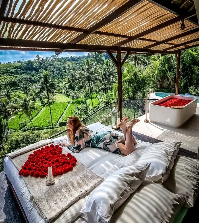 camaya bali sayang house moving bed