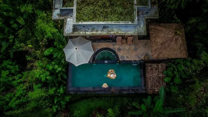 floating breakfast at Munduk Moding Plantation Resort North Bali 