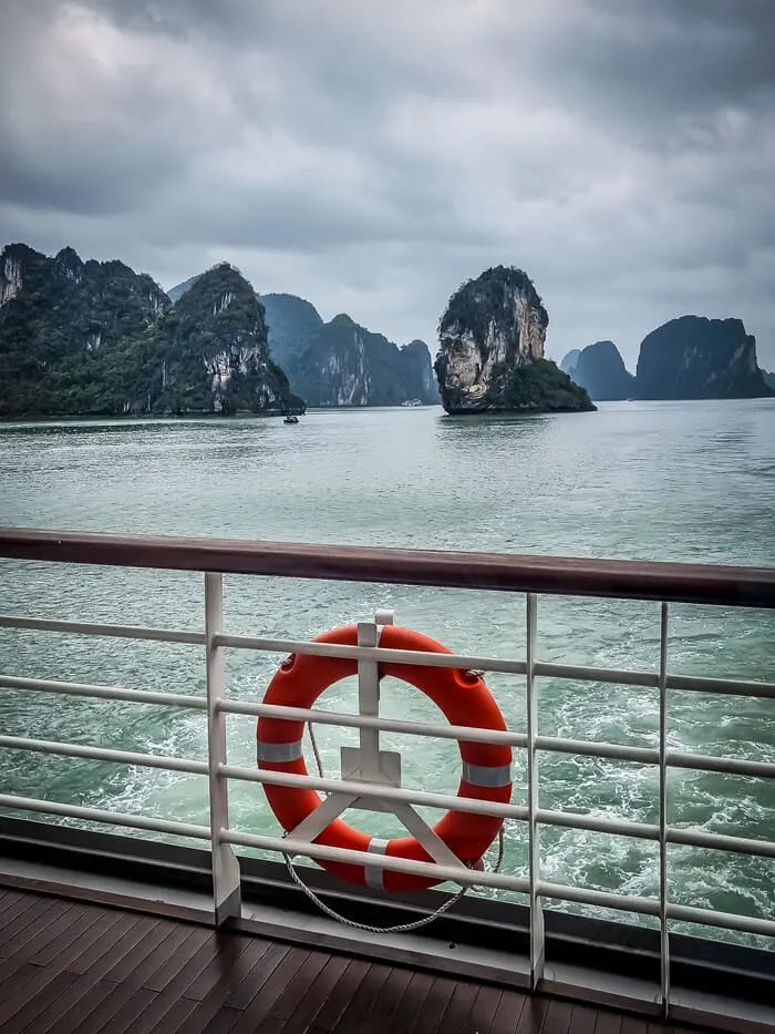 paradise cruise halong bay lan ha bay overnight vietnam