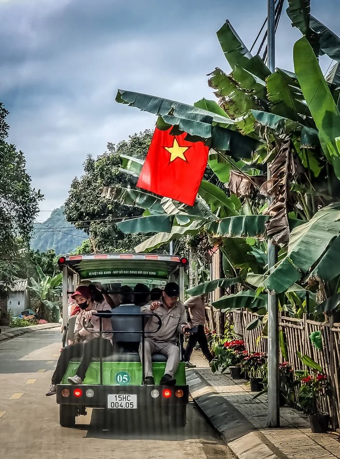 paradise cruise halong bay lan ha bay overnight vietnam viet hai village