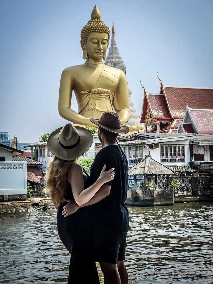 big golden buddha bangkok Wat Paknam Phasi Charoen