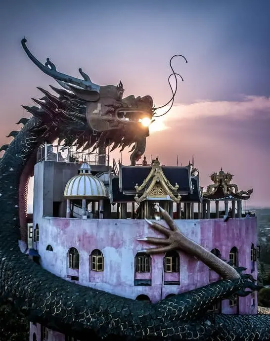 the dragon temple bangkok wat sam phran
